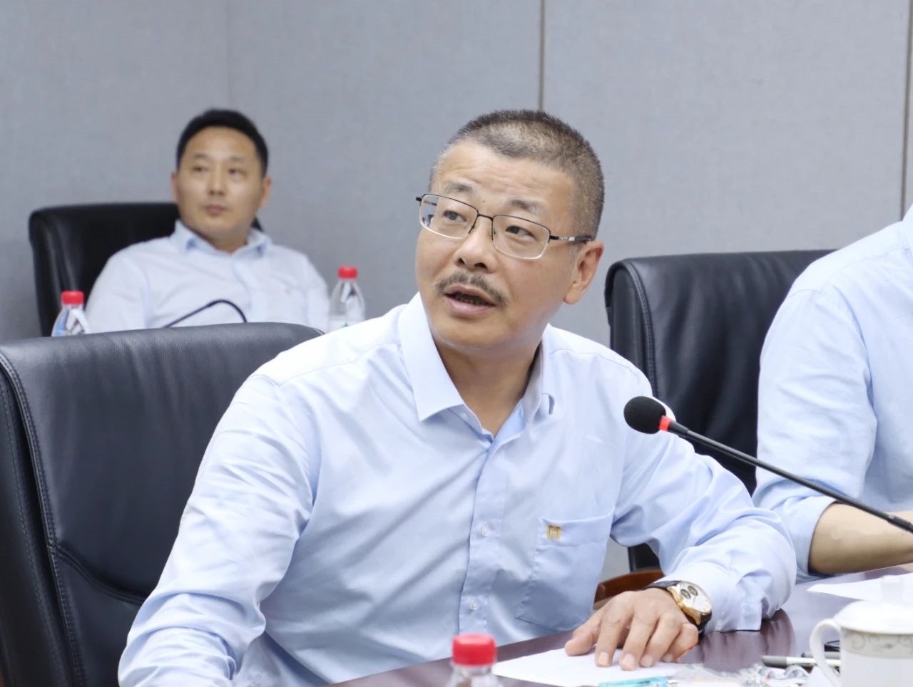 尊龙凯时学习贯彻海南省委八届四次全会精神 推动高质量生长2_副本_副本.jpg