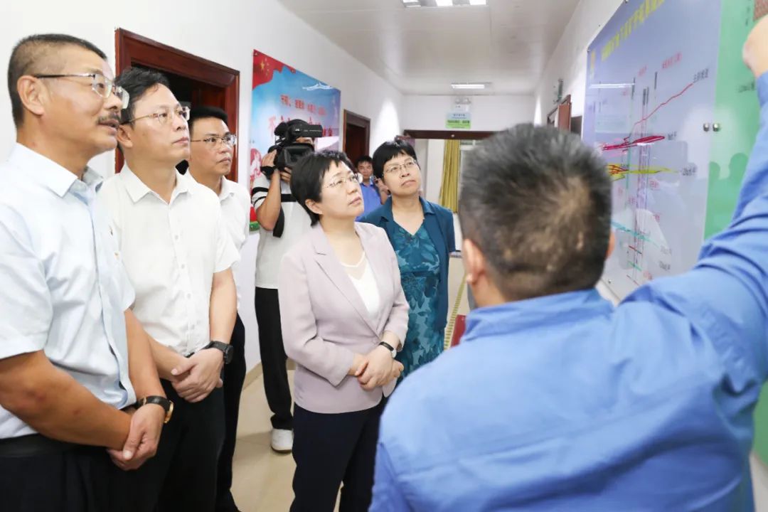 海南省委常委苗延红到尊龙凯时调研