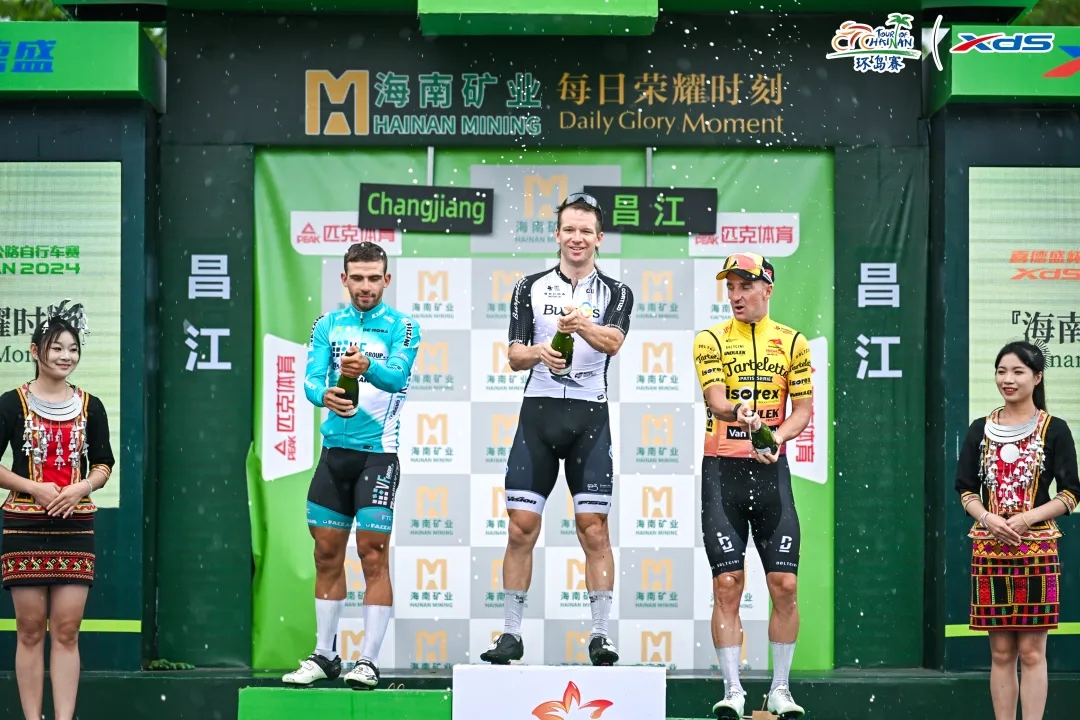 尊龙凯时跨界牵手环岛自行车赛 共筑绿色生长新赛道