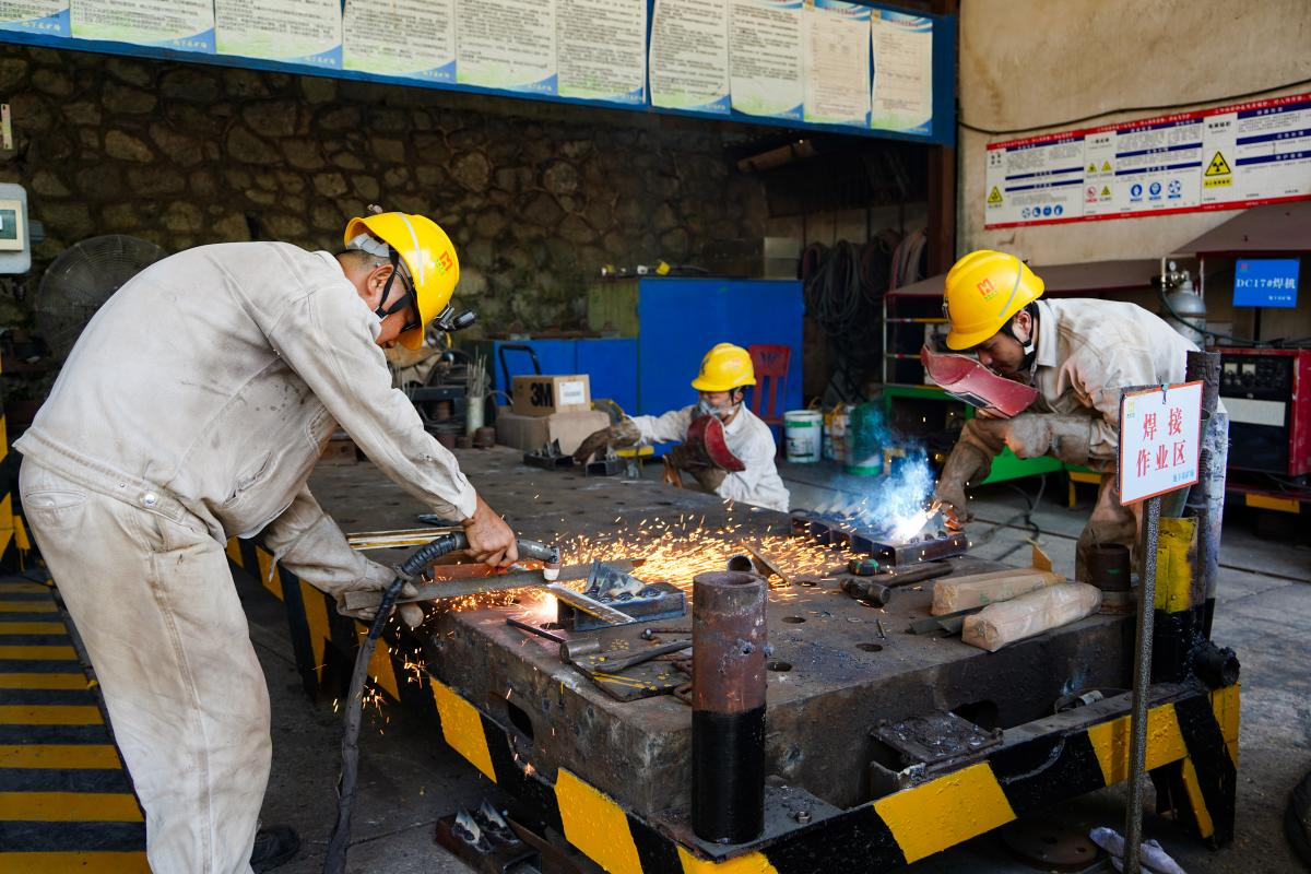 国庆节 | 爱岗敬业 ？？？？笕擞檬蹈杉绦蜃婀愀