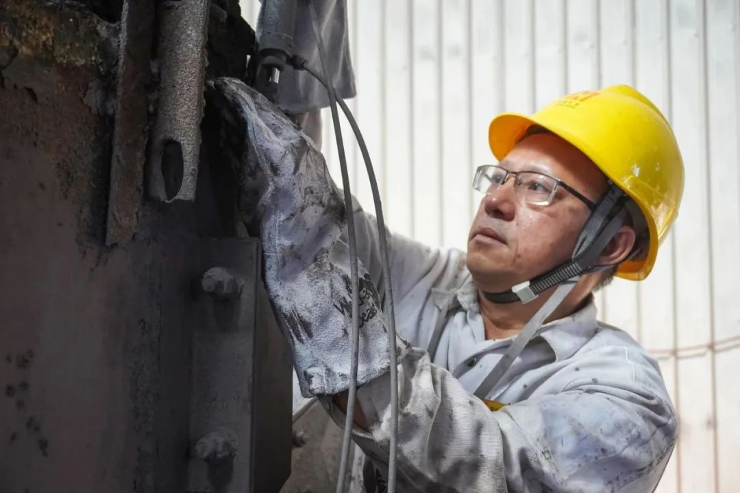 喜报 | 尊龙凯时员工陈用利被授予“海南省劳动模范称呼”