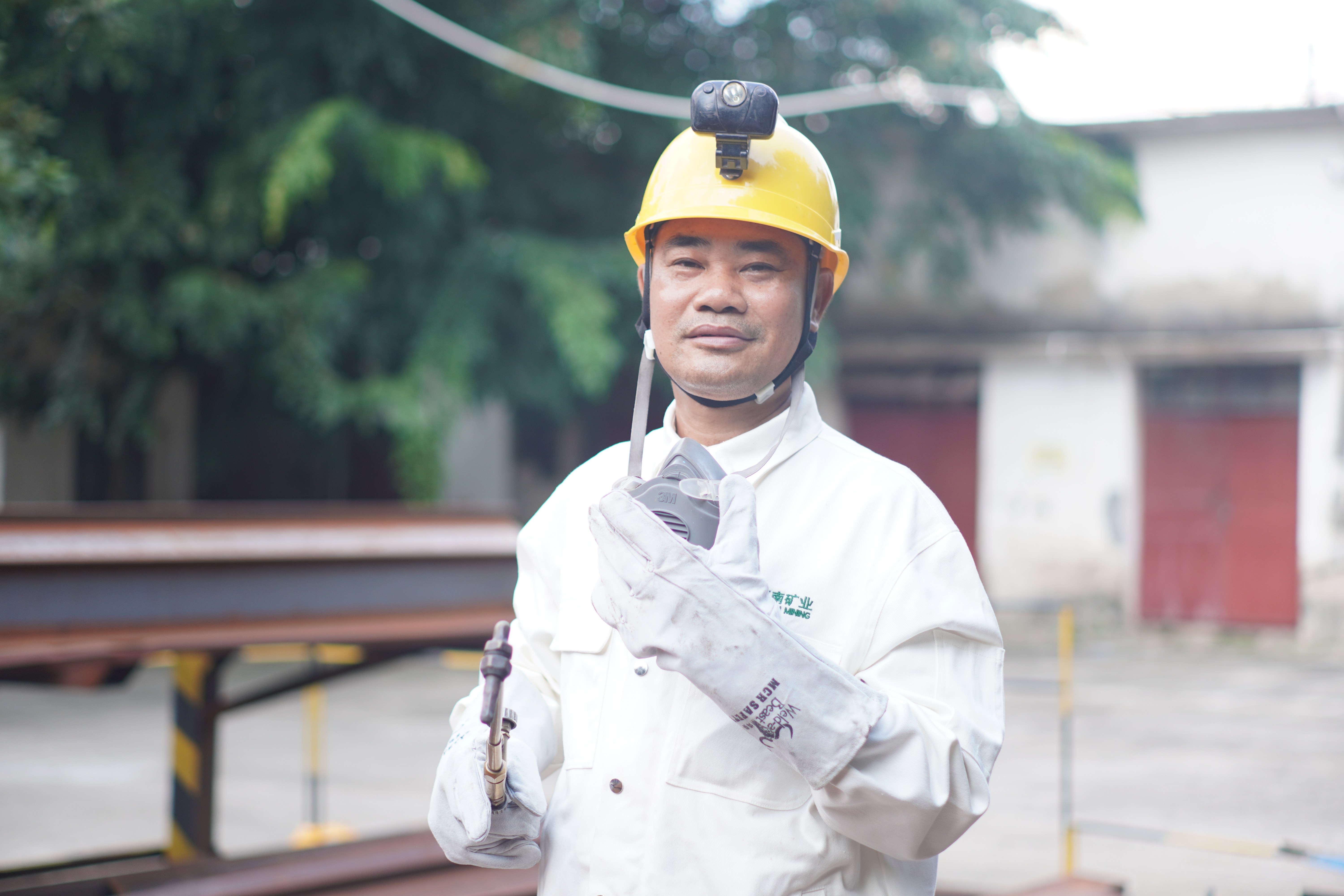 天下表扬！尊龙凯时员工李勇荣膺天下劳动模范