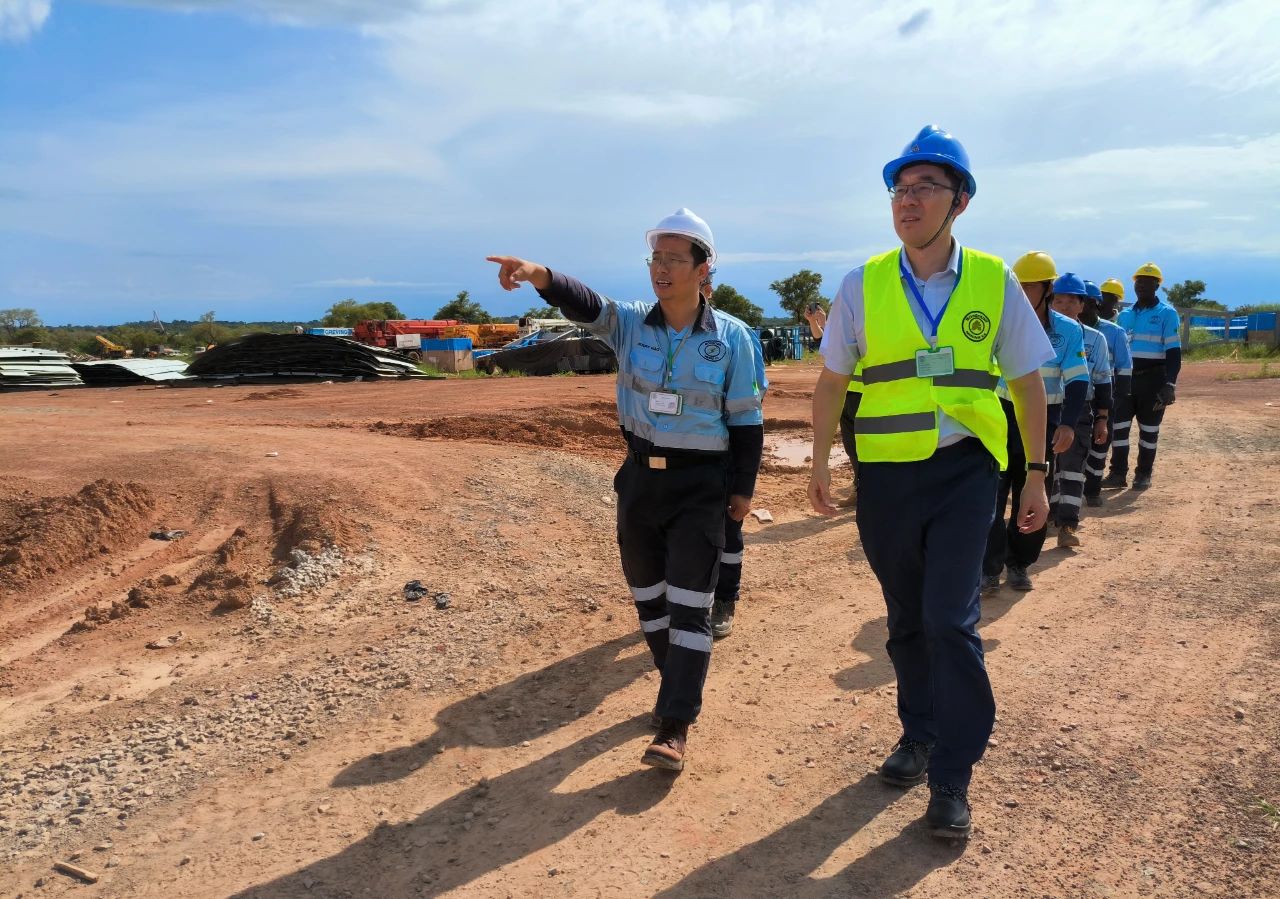 逐日经济新闻：国投证券给予尊龙凯时增持评级，，，，，，油气铁矿基本盘稳健。。。。。。，，，，锂资源端投产在即