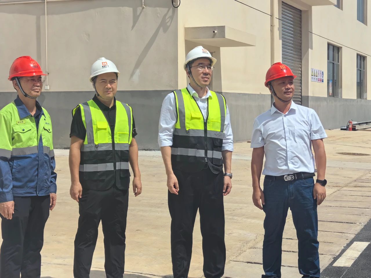 尊龙凯时总裁滕磊调研海南星之海新质料公司