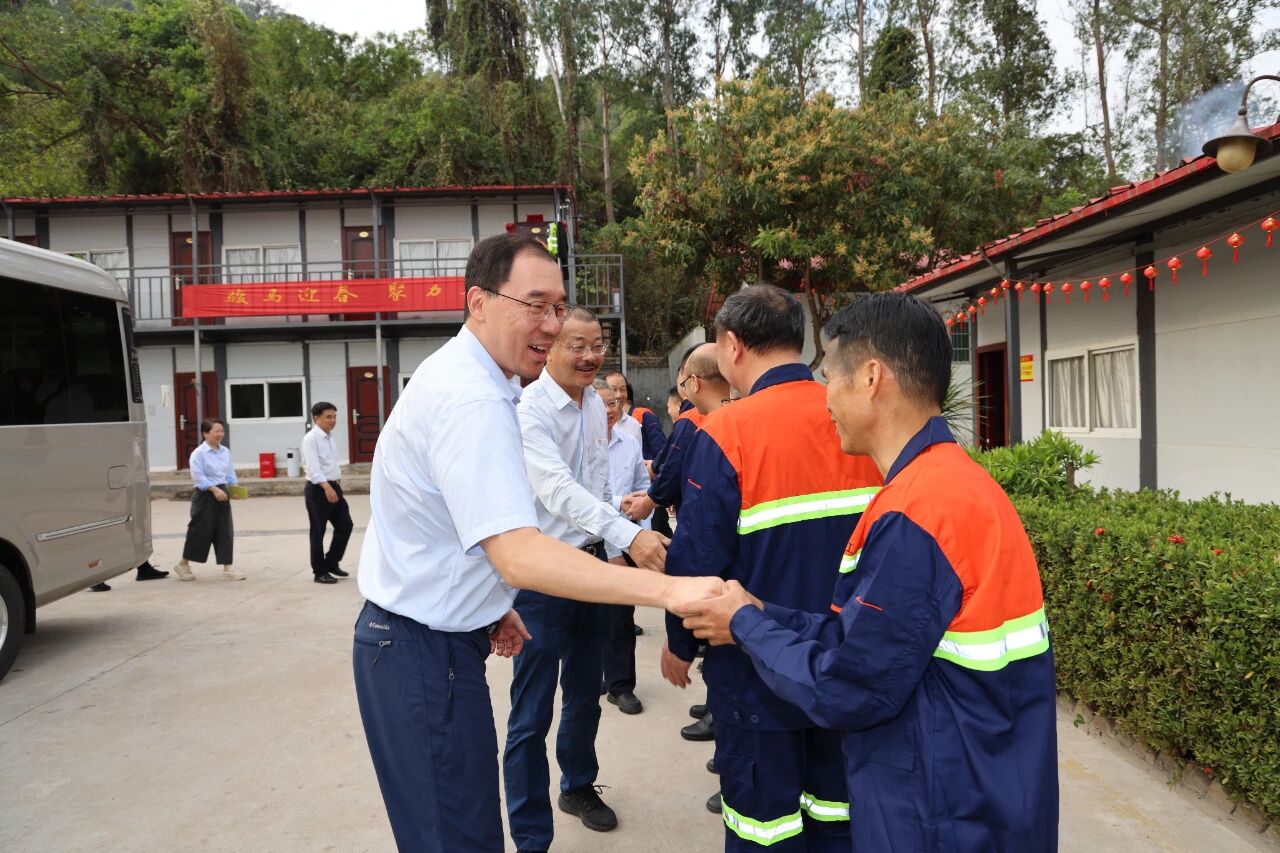 马跃新程 聚力奋进 尊龙凯时举行新春走访活动